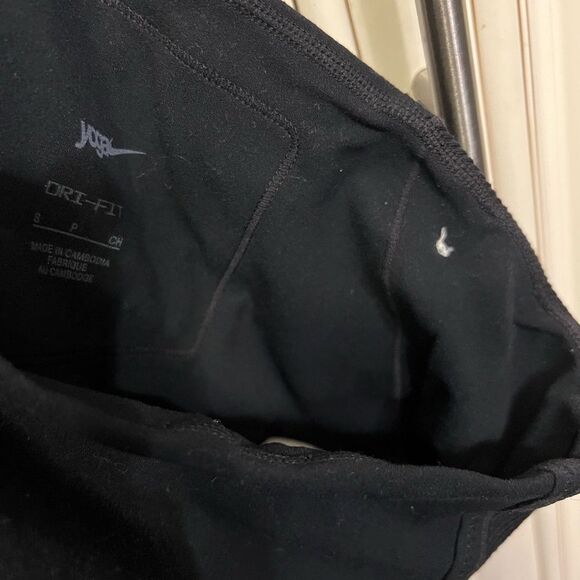 Nike Dri-FIT One
Women's Mid-Rise Leggings Sz Small - Picture 7 of 8